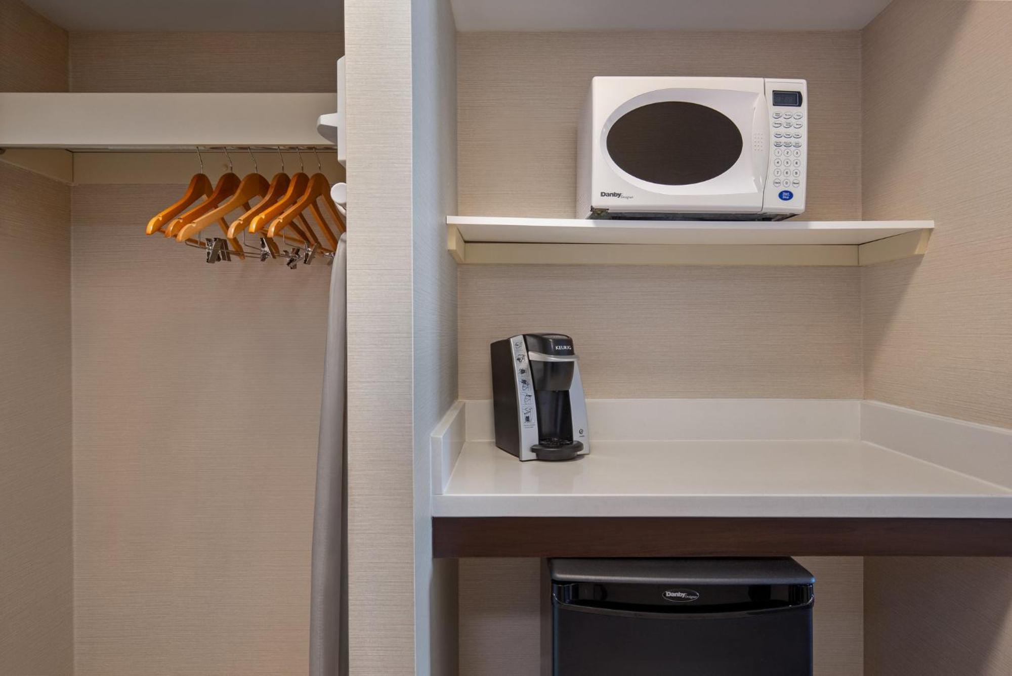 Holiday Inn Express Hotel & Suites Barrie By Ihg Ngoại thất bức ảnh